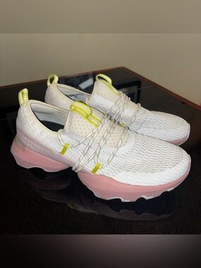 Sorel Women's Kinetic Impact Sneakers Sz 8.5